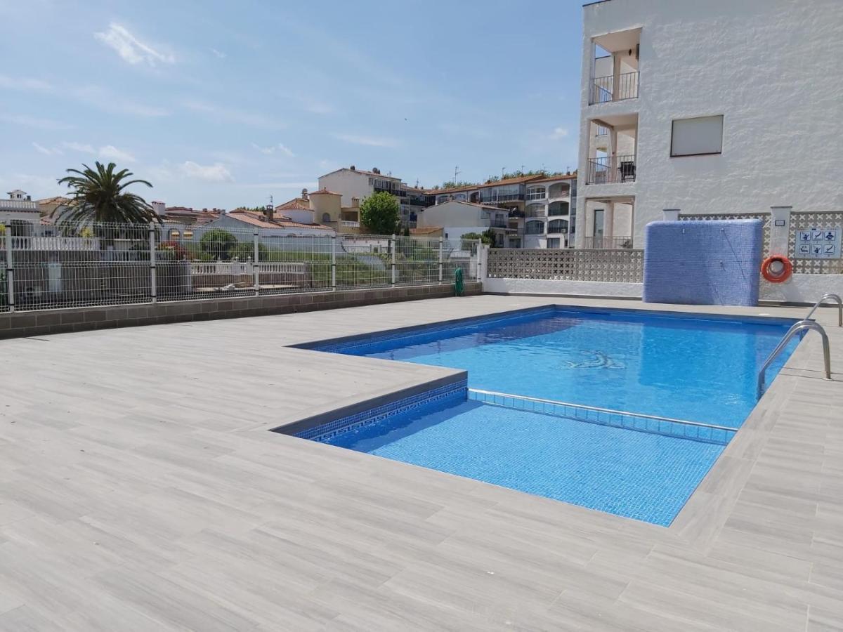 Apartament Amb Piscina Эмпуриабрава Экстерьер фото