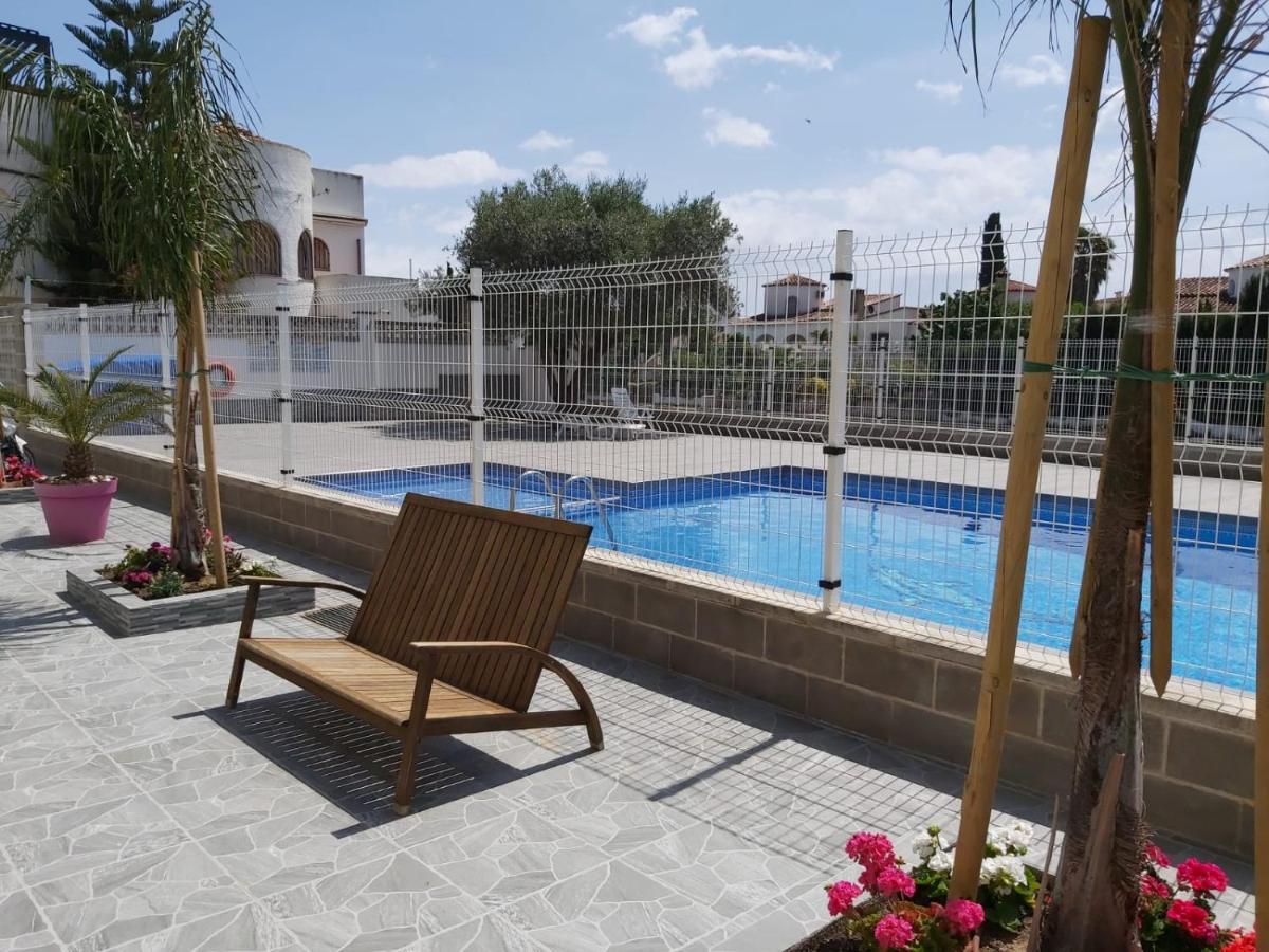 Apartament Amb Piscina Эмпуриабрава Экстерьер фото