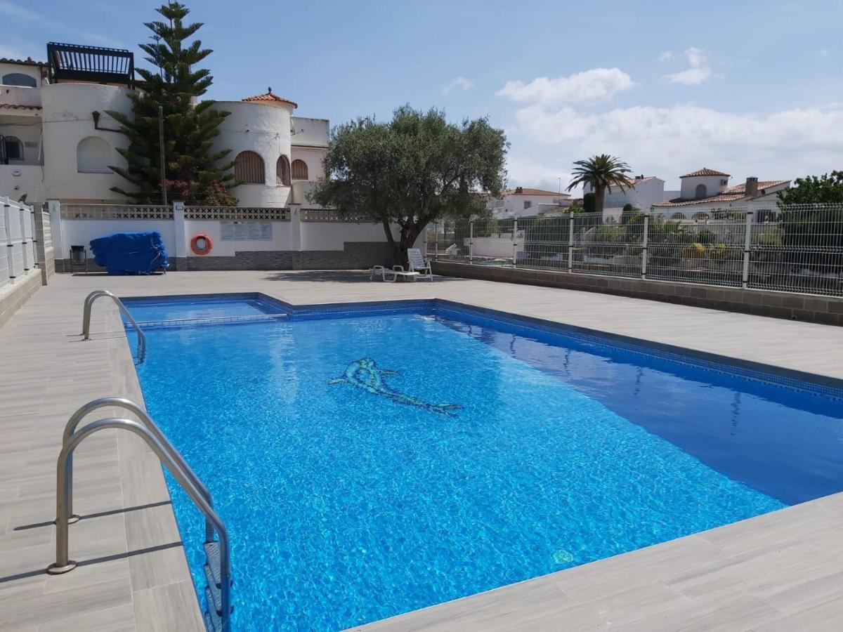 Apartament Amb Piscina Эмпуриабрава Экстерьер фото