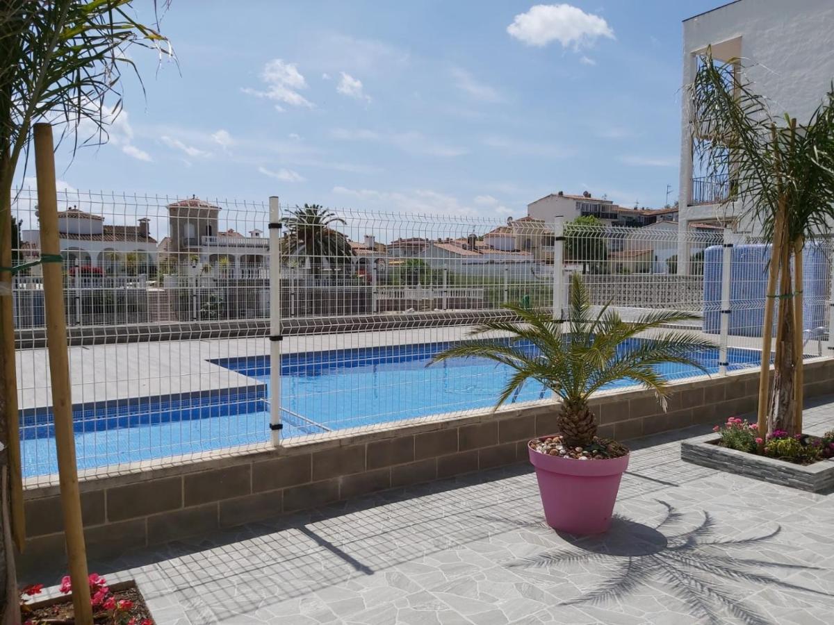 Apartament Amb Piscina Эмпуриабрава Экстерьер фото